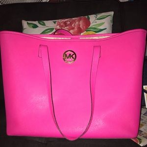 Michael Kors tote